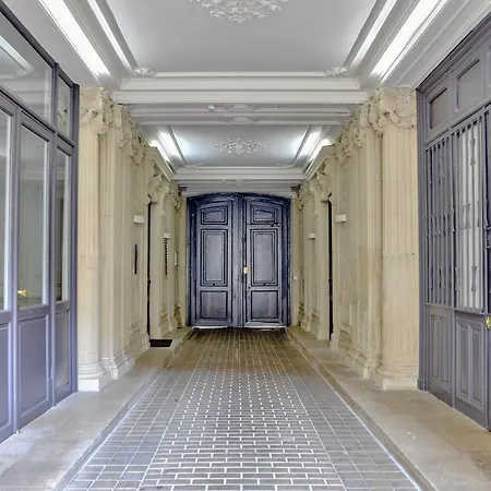 09 - Amazing Duplex On Champs-elysees * פריז